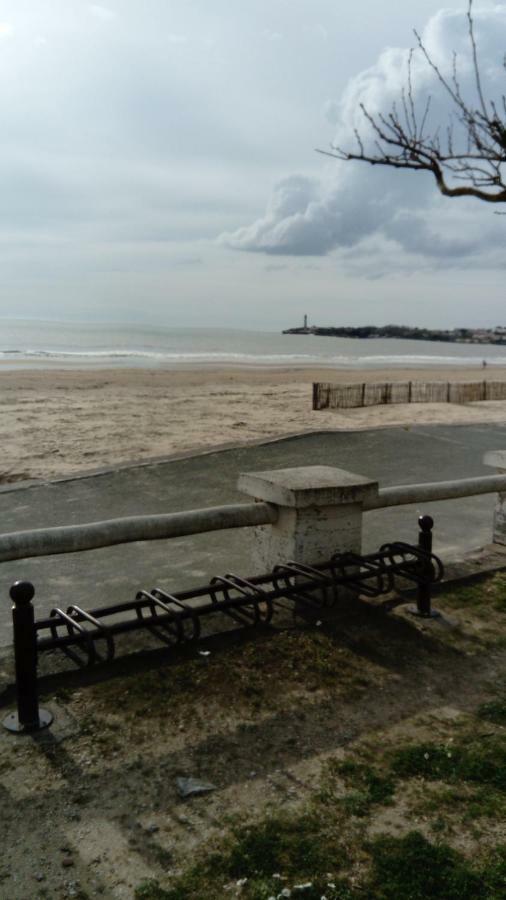 Les Pins Ensoleilles Apartman Saint-Georges-de-Didonne Kültér fotó